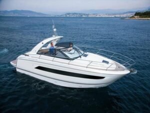 Dịch Vụ Cho Thuê Du Thuyền Sang Trọng Ở Cửa Lò, Sông Lam, Vinh